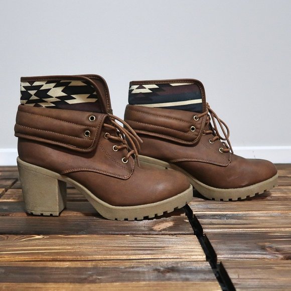 Call It Spring Brown Ankle Boots Size 8.5 - Picture 3 of 10